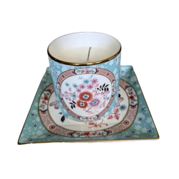 wedgwood camellia candle and square tray wonderlust collection NWOT 50hr burn - Picture 3 of 5